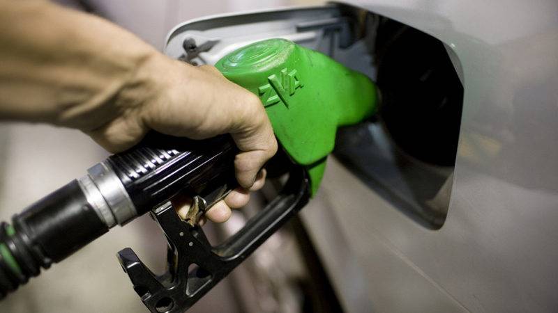 افزایش قیمت بنزین به 1500 تومان؛ راهکار دولت برای اشتغال زایی
