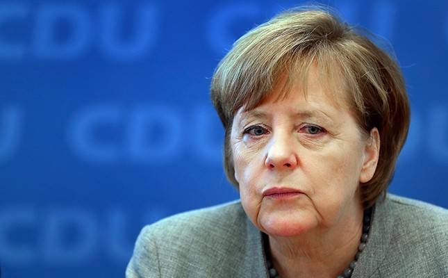 نزدیک به 50 درصد مردم آلمان خواستار استعفای مرکل هستند