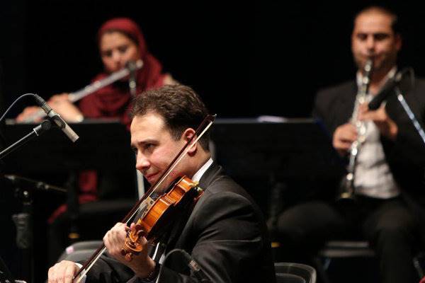 چکاوک به دنبال حفظ آثار غنی و اصیل موسیقی ایرانی/ رئیس اداره محیط زیست روی صحنه می رود+عکس///جمعه