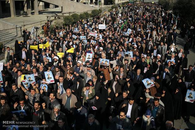 راهپیمایی مردم تهران در محکومیت اغتشاشات اخیر در کشور