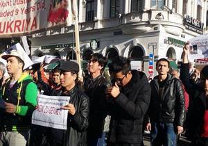 مردم اتریش علیه سیاست‌های نژاد پرستانه دولت تظاهرات کردند