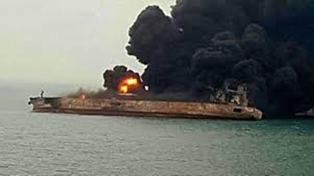 تکاوران نیروی دریایی ایران به محل حادثه سانچی رسیدند