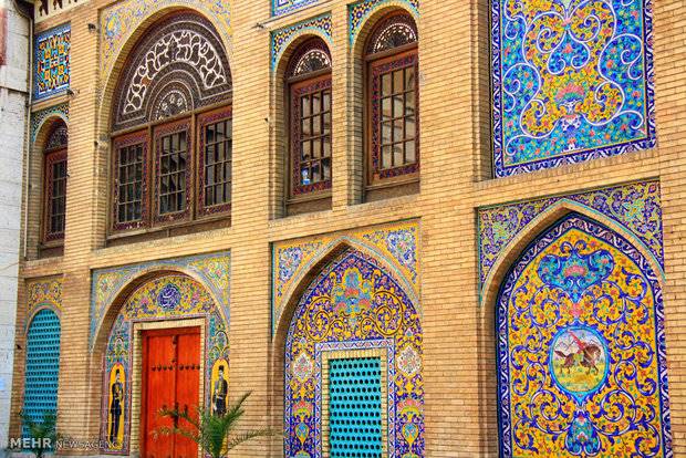 کاخ گلستان محمور طراحی لباس ایرانی می شود