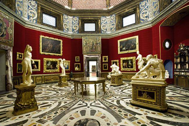 گالری اوفیتزی Uffizi Gallery در فلورانس ایتالیا