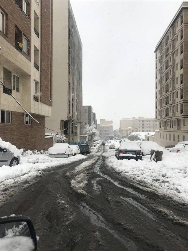 سقوط داربست در خیابان امام حسین/حادثه هیچ گونه تلفات جانی به دنبال نداشته است