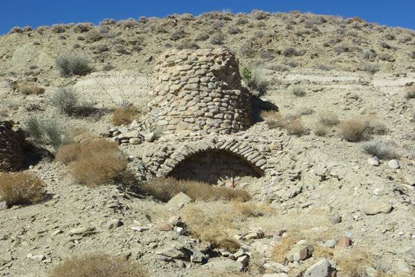 آثار تاریخی مسیر آزاد راه کرمان-بندر عباس بررسی می‌شود