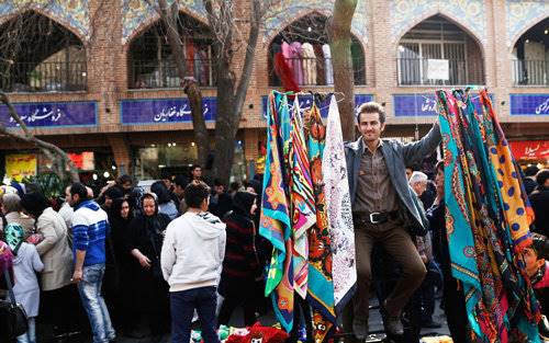 دست‌فروش‌ها جای کسی را تنگ نکرده‌اند!