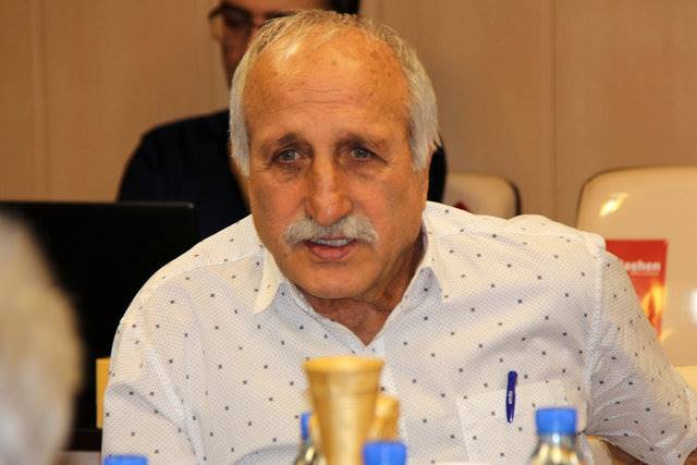 حمله تند منصور برزگر به فردوسی‌پور: ما مثل تو بله قربان‌گو نیستیم!