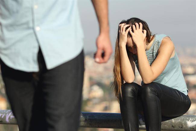 بمانم یا بروم؟