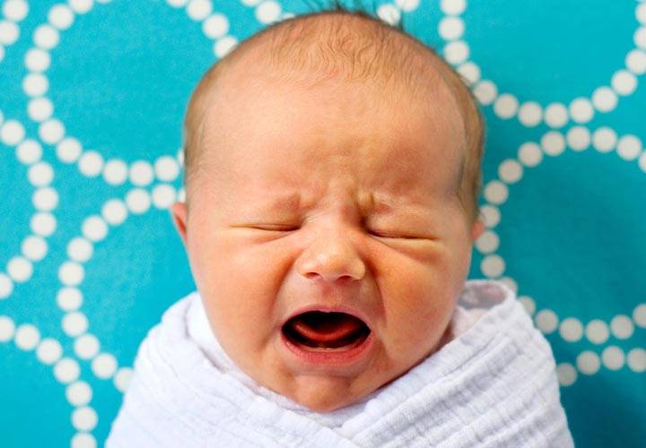 علت گریه نوزاد چیست و چه باید کرد؟