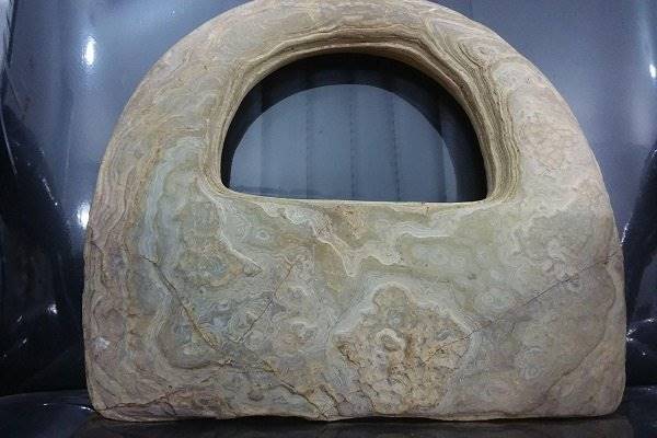 یک رکاب عتیقه 4500 ساله در جیرفت کشف شد