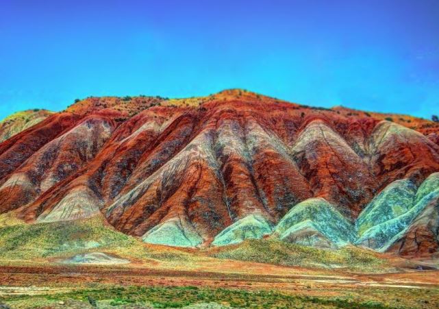 کوه های رنگین کمانی بی نظیر در سرتاسر جهان