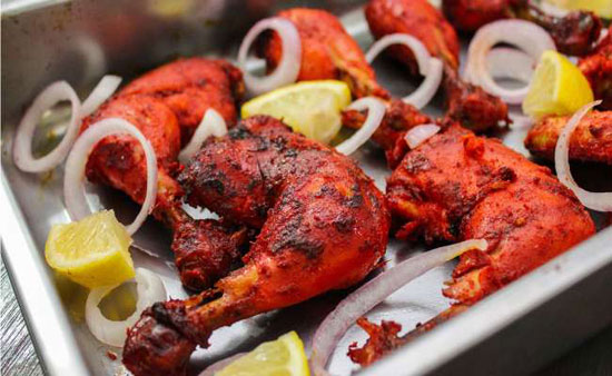 رستوران گردی در پاکستانلذت غذا خوردن در آشپزخانه همسایه