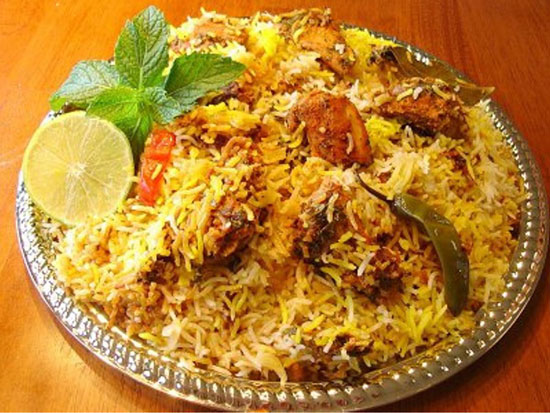 رستوران گردی در پاکستانلذت غذا خوردن در آشپزخانه همسایه