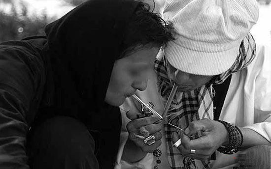 افزایش آمار زنان معتاد (فوری) افزایش آمار زنان معتاد (فوری)