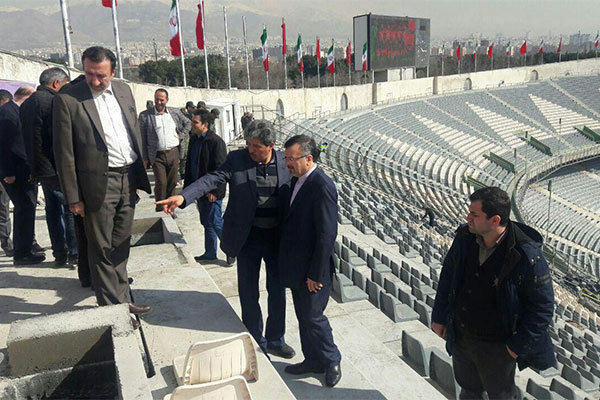 بازدید داورزنی از روند آماده‎سازی ورزشگاه آزادی برای دربی