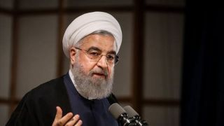 در مجمع سالیانه بانک مرکزی			روحانی: مخالفت‌ها با دولت از روی کمبود عقل است/ خدمات بزرگ بانک ها فراموش شده است/ ناسپاسی از مدیران بانکی اکثرا نادرست بود
