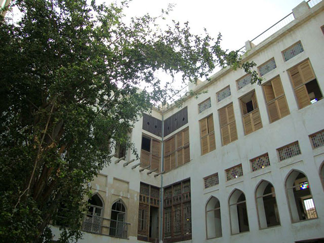 عمارت دهدشتی