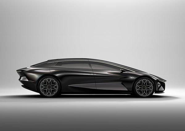 Aston_Martin-Lagonda_Vision_Concept-2018 (18)