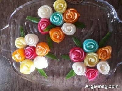 تزیین ژله رولی با بستنی به شکل گل های زیبا 