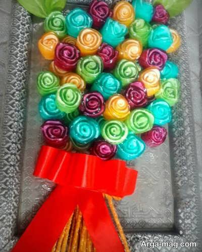 تزیین زیبا ژله رولی با بستنی به شکل دسته گل زیبا 