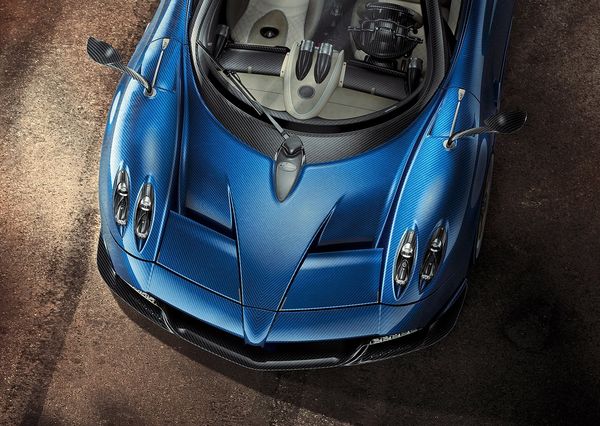 Pagani-Huayra_Roadster-2017