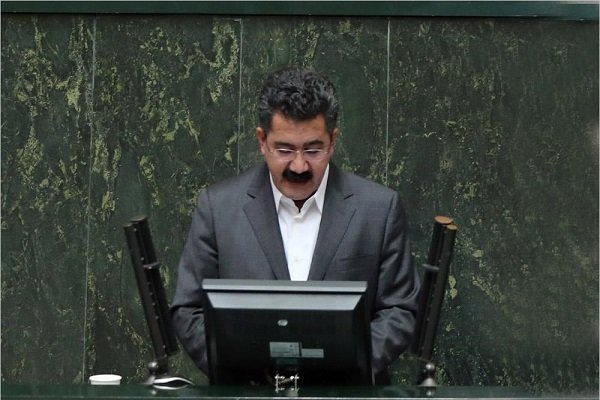 ربیعی استاد مهار استیضاح است/نیروهای کار را استثمار کرده‌اند