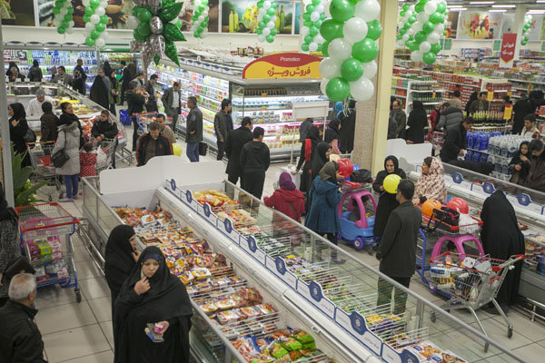 امکانات ویژه فروشگاههای زنجیره ای رفاه برای مشمولان سبد غذایی
