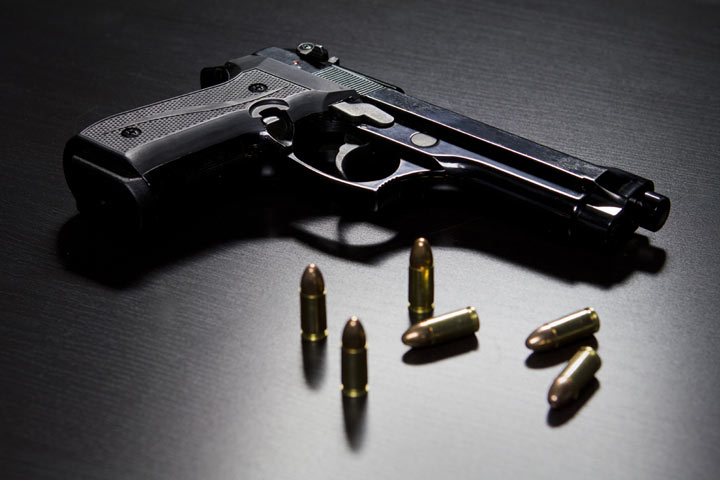 چرا حمل اسلحه جرم است و مجازات آن چیست؟
