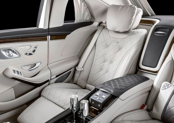 Mercedes-Benz-S650_Pullman_Maybach-2019