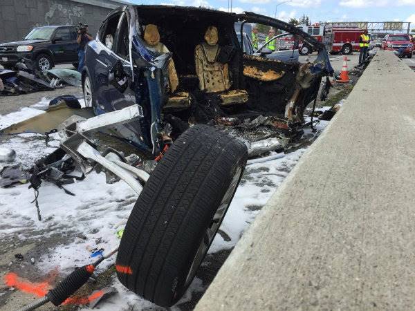 tesla-model-x-involved-in-fatal-fiery-crash-on-highway-101-in-mountview_1