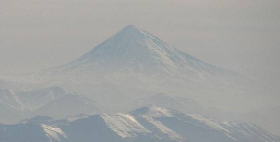 12 واقعیت جالب و خواندنی در مورد کوه دماوند؛ مظهر پایداری در ایران