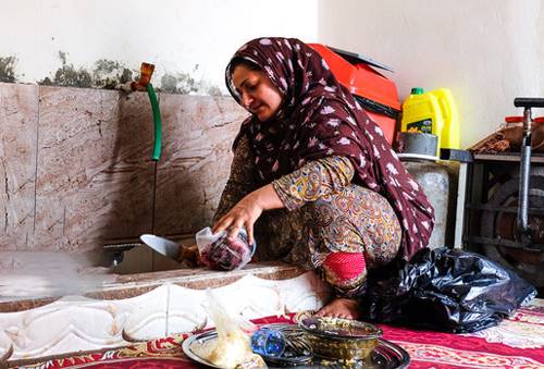 این آشپزخانه دونفره به مسافرانی از همه دنیا غذا می‌دهد