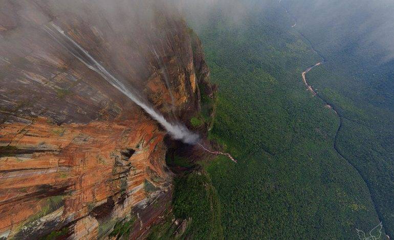 بلندترین آبشار دنیا نیاگارا نیست!