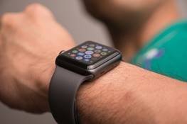 شکایت از اپل به دلیل نقض ثبت اختراع ضربان سنج روی ساعت هوشمند