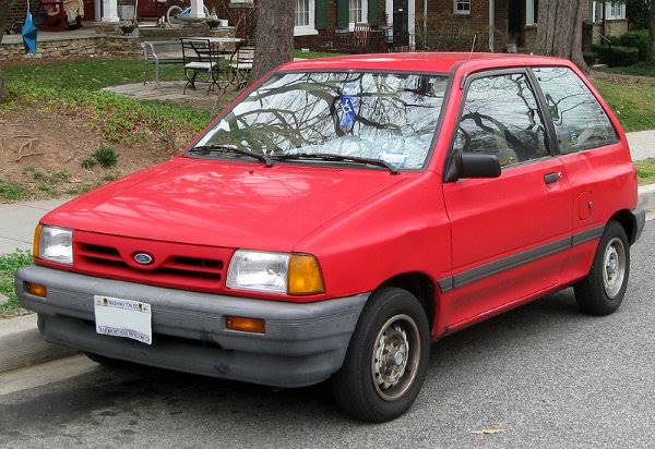 1990_Ford_Festiva_L_Plus