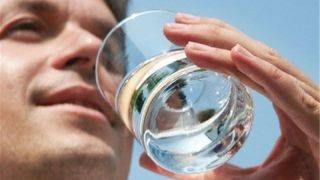 باور غلط نوشیدن 8 لیوان آب در روز