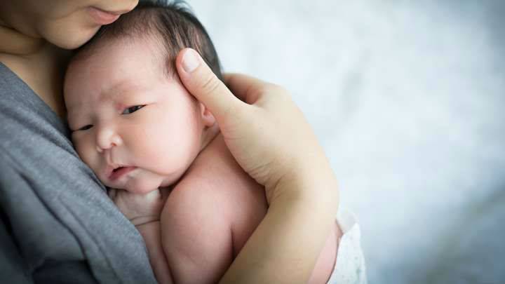 یک نوزاد چینی 4 سال پس از درگذشت پدر و مادرش به دنیا آمد