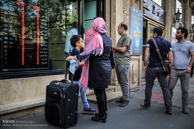 دستور بررسی مشکلات ارزی گردشگران صادر شد