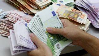 کاهش قیمت انواع سکه / یورو 6800 تومان