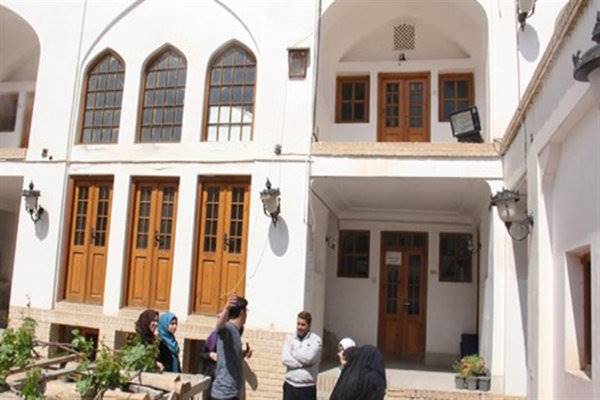 هنرمندان صنایع دستی سمنان همچنان بلاتکلیف‌اند