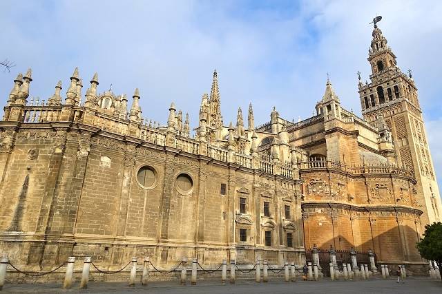 کلیسای جامع سویل Seville Cathedral و آلکازار Alcazar