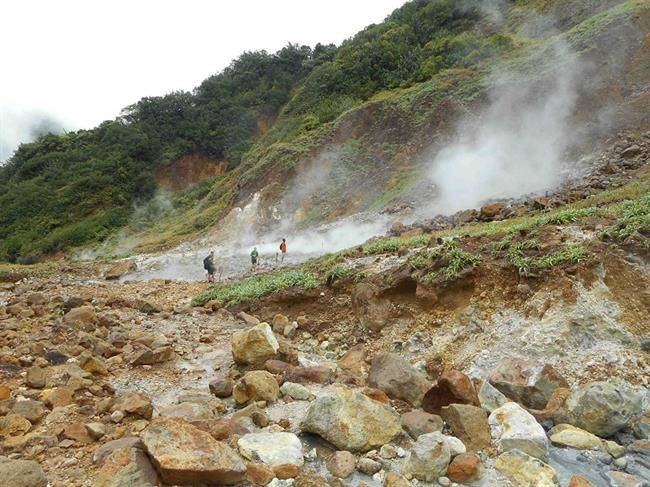 دریاچه جوشان Boiling Lake