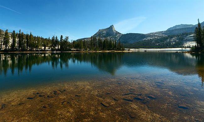 مسیر دریاچه های کتدرالhike Cathedral Lakes