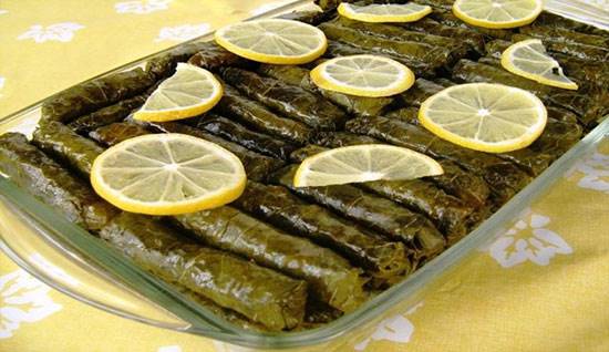 طرز تهیه انواع دلمه برگ مو