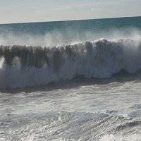 وزش باد شدید در تنگه هرمز، خلیج فارس و دریای عمان/ارتفاع امواج به دو و نیم متر می‌رسد