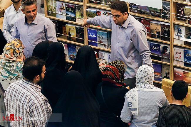 نمایشگاه کتاب تهران در ایستگاه پایانی/رشد قابل توجه فروش کتاب در بزرگترین رویداد ادبی کشور/////////////////شنبه شب