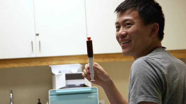 ساخت سوزن‌های انفجاری مغناطیسی که دریافت خون از بیماران را راحت تر می‌کنند