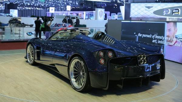 2018-pagani-huayra-roadster (4)