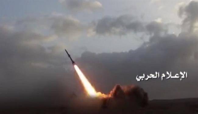حمله موشکی نیروهای یمنی به پایگاه نظامی ملک فیصل عربستان